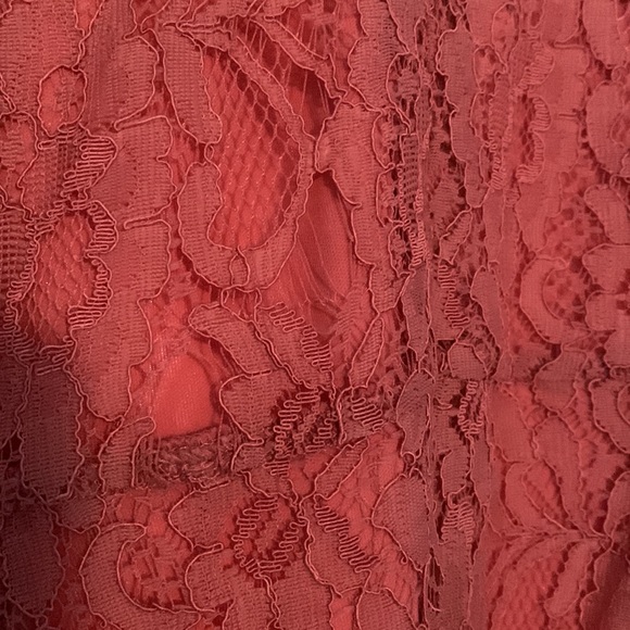 Lace pink dress - Picture 4 of 7